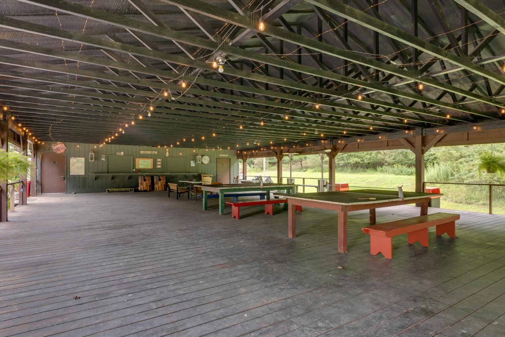 Family Getaway In Pets Welcome! Holiday home *
