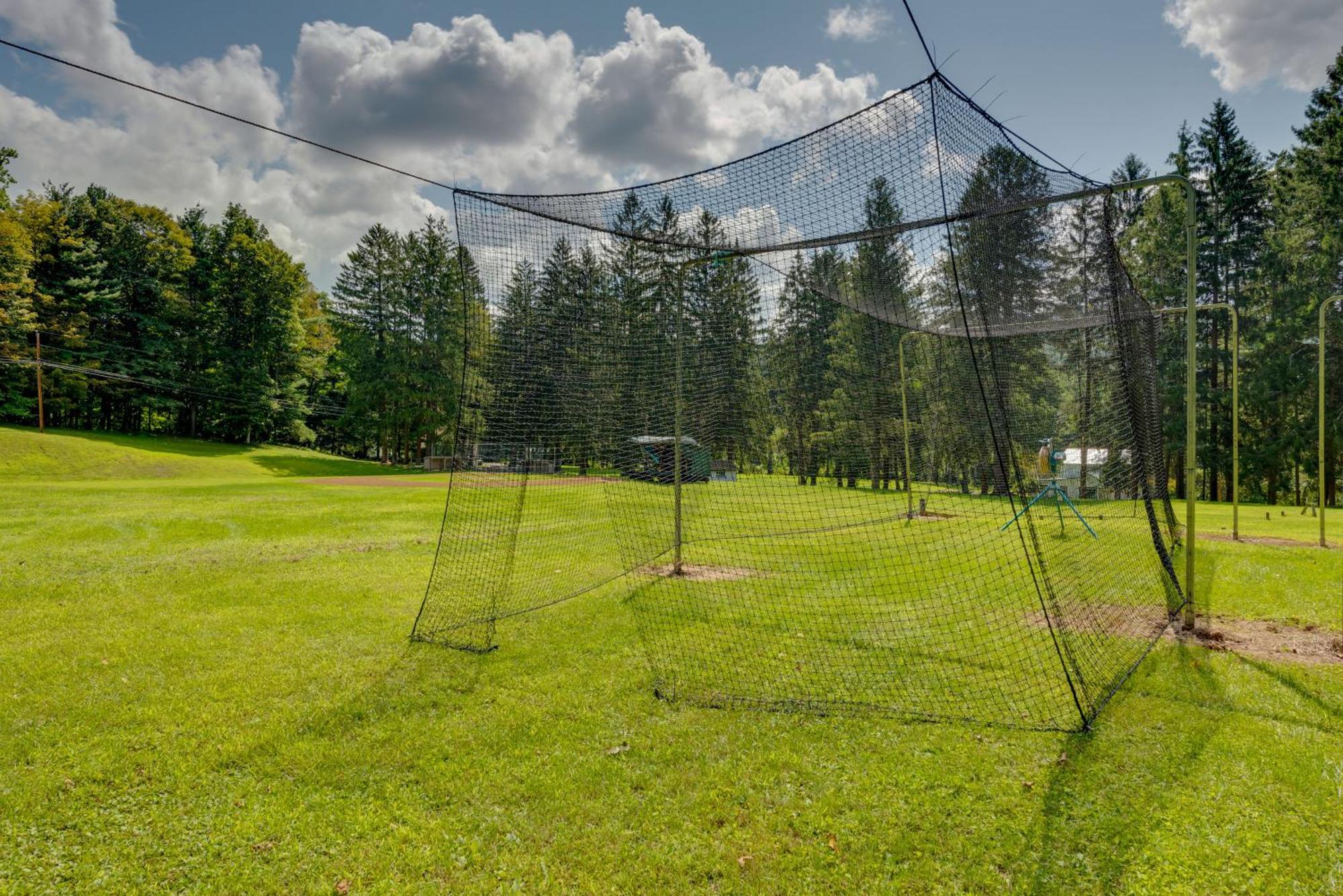 Family Getaway In Pets Welcome! Hillsgrove