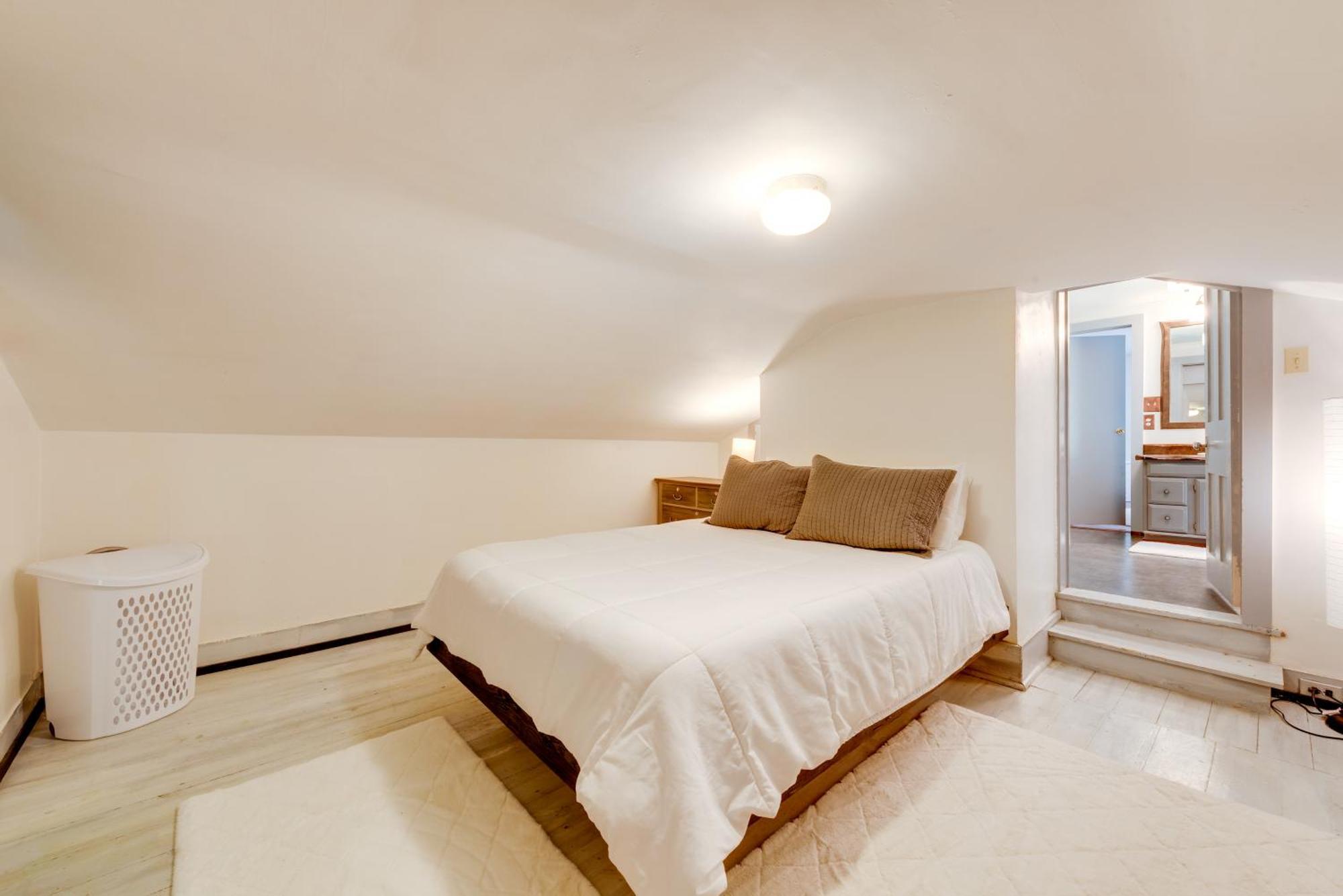 Family Getaway In Pets Welcome! * Hillsgrove