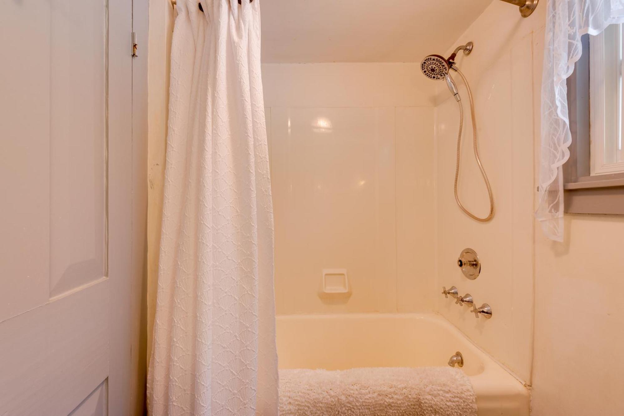 Family Getaway In Pets Welcome! Holiday home Hillsgrove
