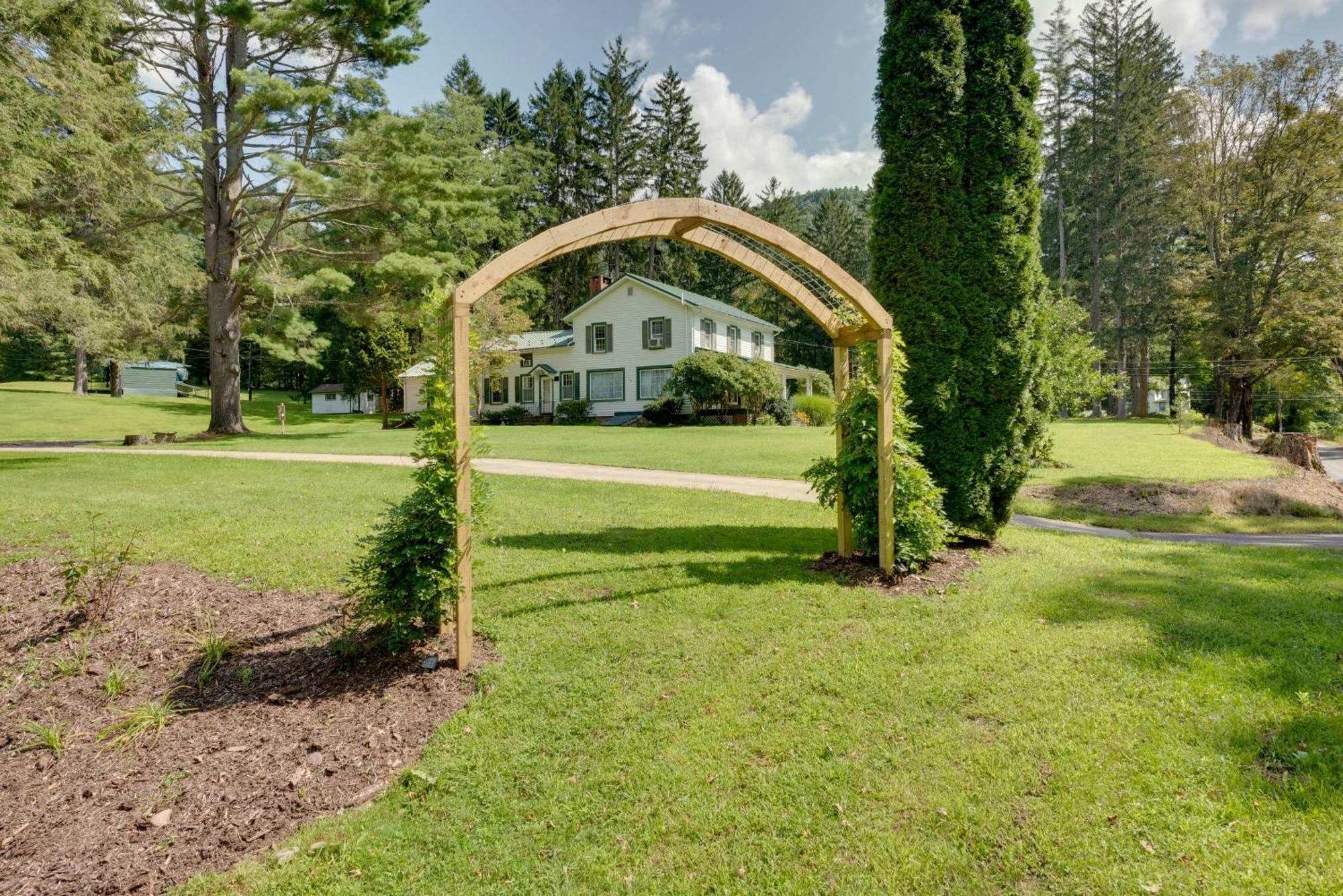 Family Getaway In Pets Welcome! Holiday home Hillsgrove