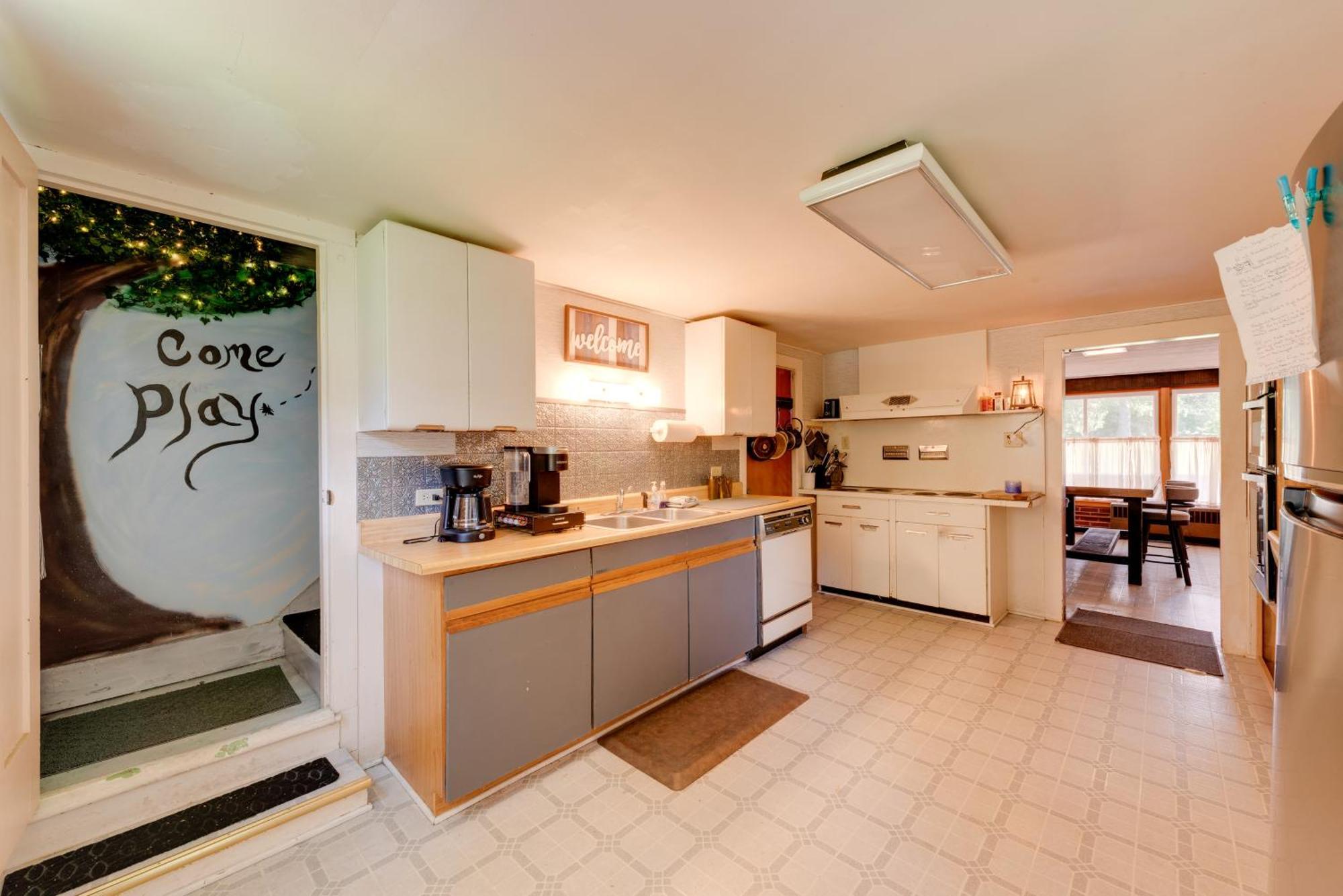Family Getaway In Pets Welcome! Holiday home