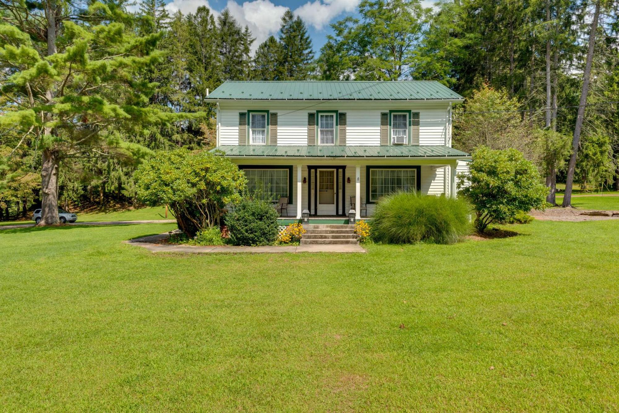 Family Getaway In Pets Welcome! * Hillsgrove